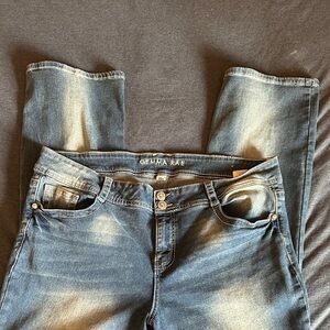 Women’s Skinny Jeans in Faded Blue